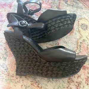 Black Wedges